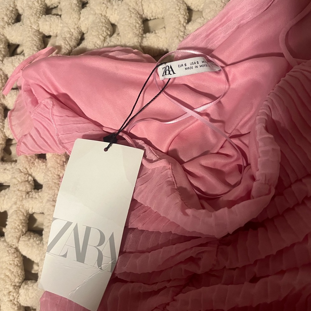 Pink Ruffled mini dress - Picture 2 of 3